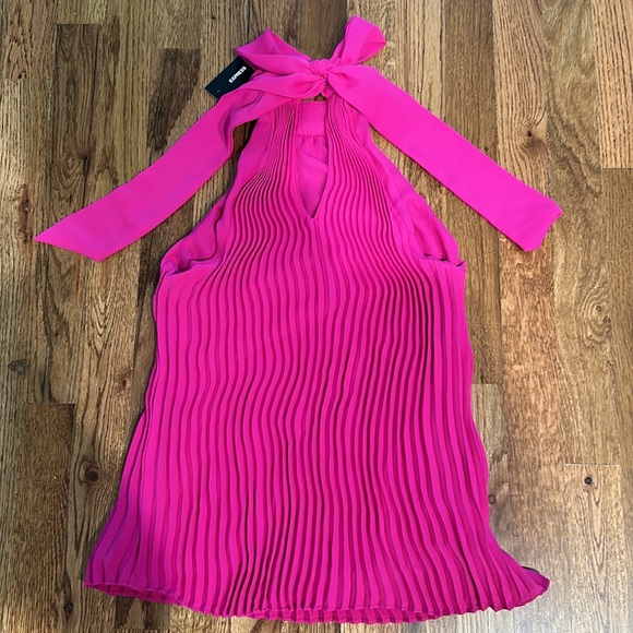Express tie halter top pleated - Picture 4 of 4